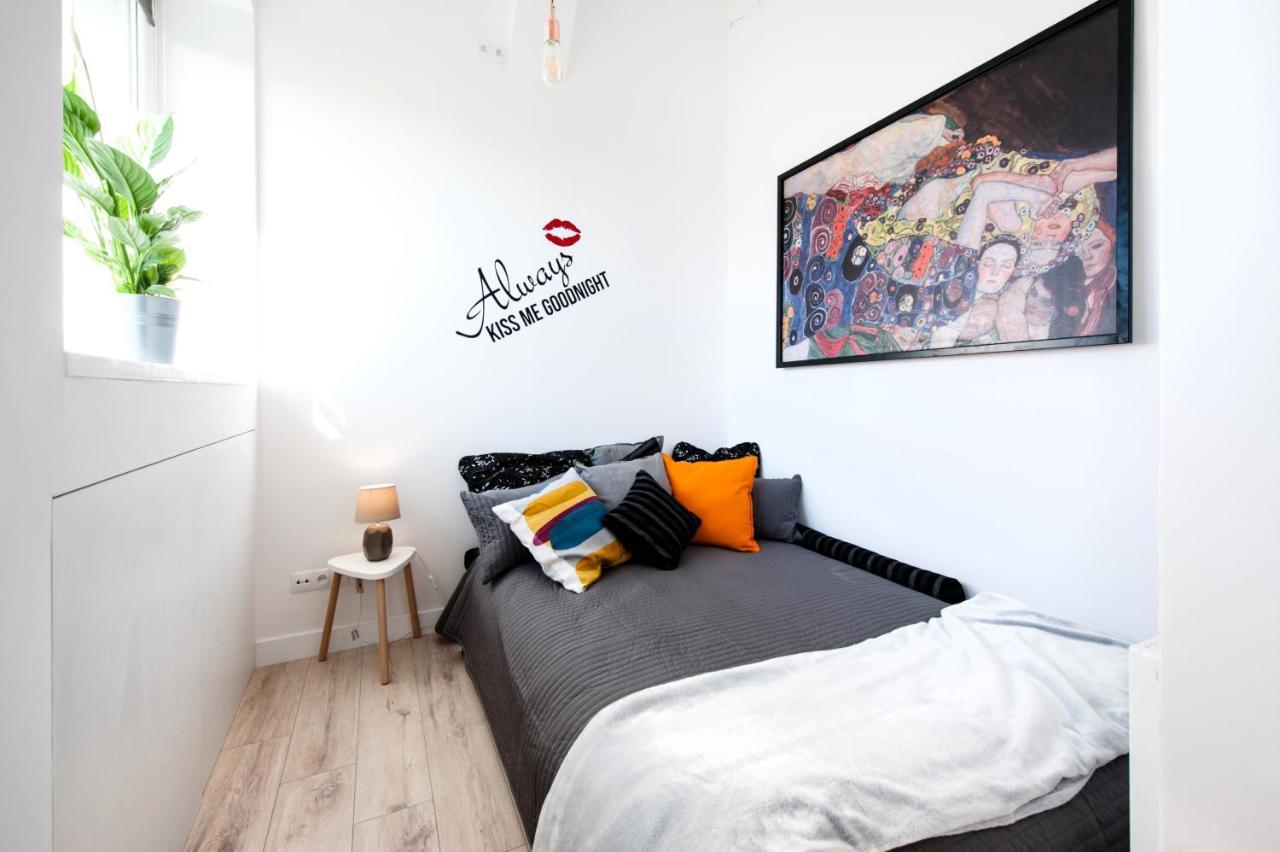 Superapart Rakowiecka 43a Warsaw